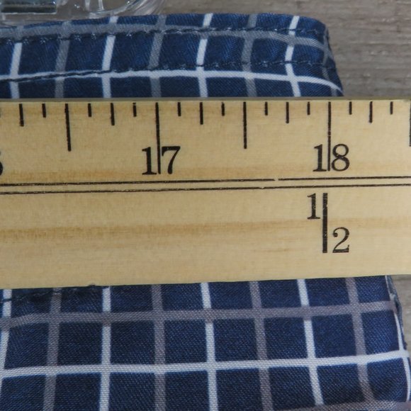 Univibe* Men's 1.5" Belt Loop Multipocketed Checkered Board Shorts~ Size 34W - Picture 6 of 10